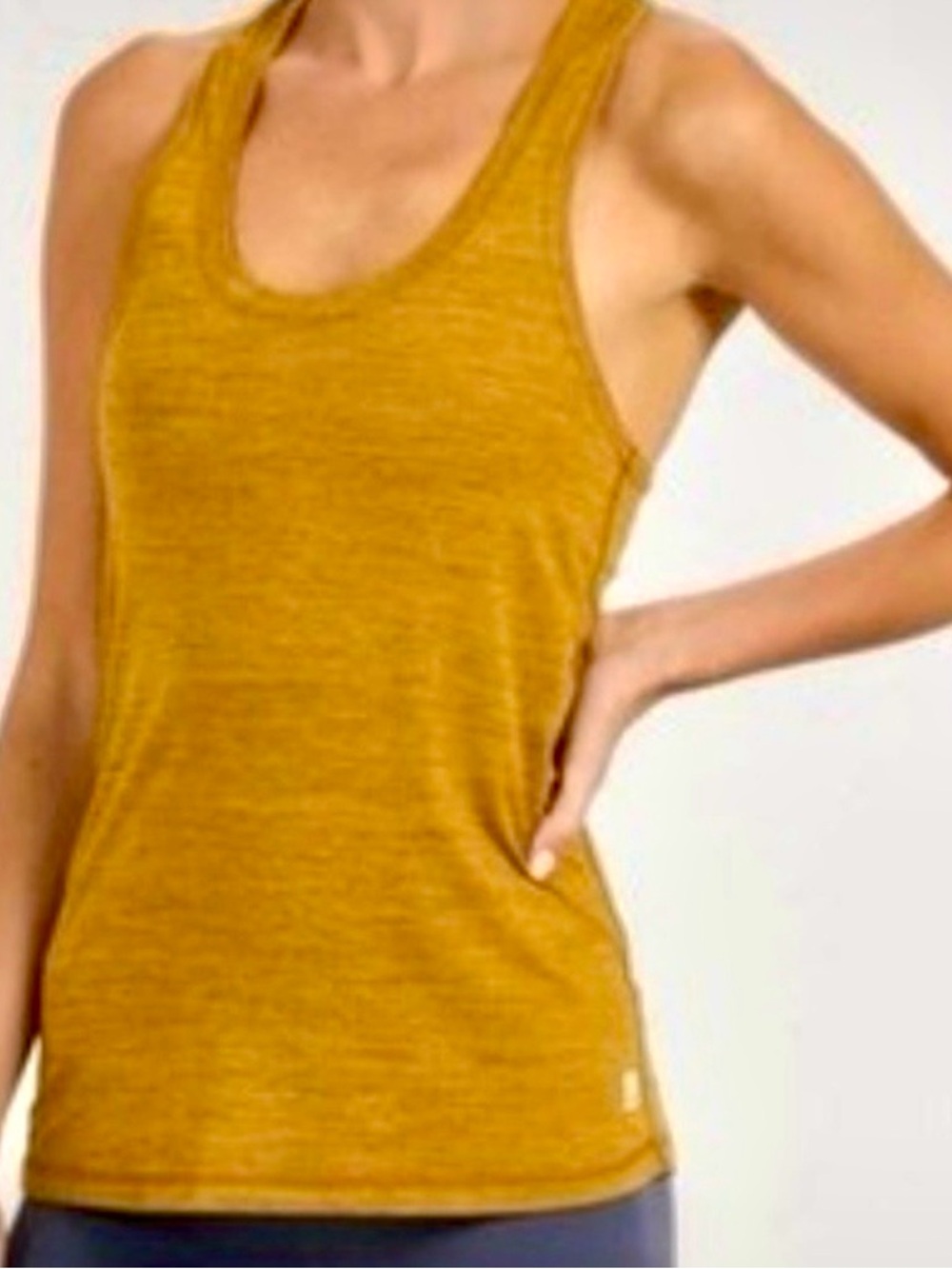 NWOT VUORI LUX
PERFORMANCE TANK Mustard SZ M